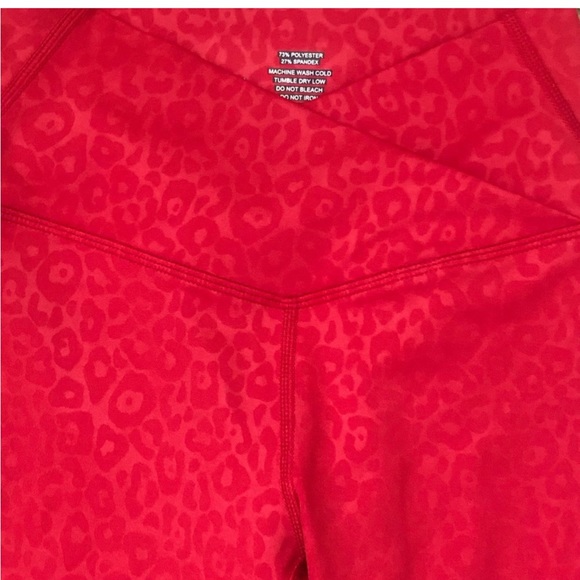 ZYIA Red Leopard Scrunchy What Light n Tight 7/8 24” Leggings Size 2 - Picture 4 of 6